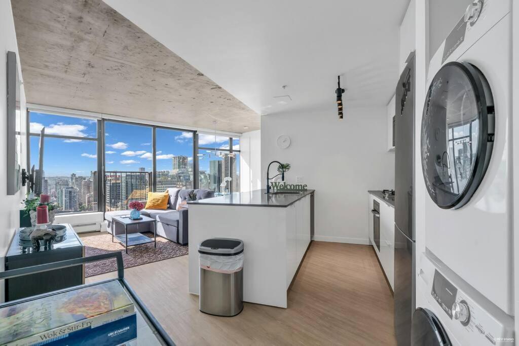 Skyview, 40Th Floor! 2Br Condo In Downtown Vancouver Dış mekan fotoğraf