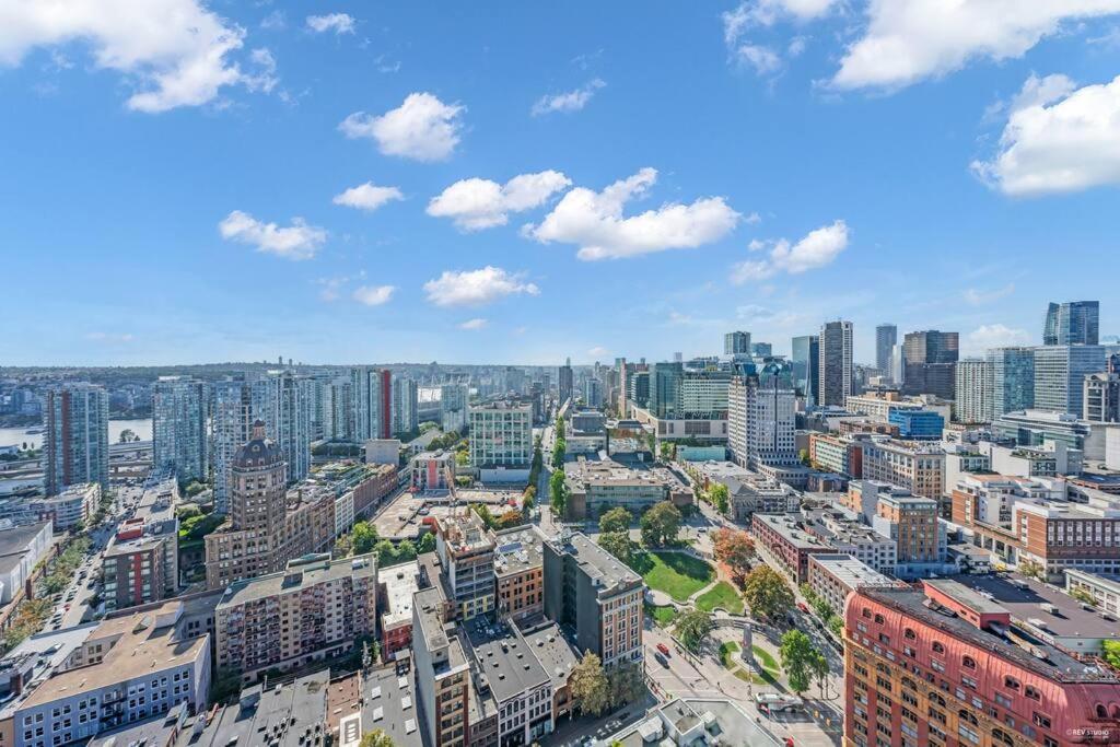 Skyview, 40Th Floor! 2Br Condo In Downtown Vancouver Dış mekan fotoğraf
