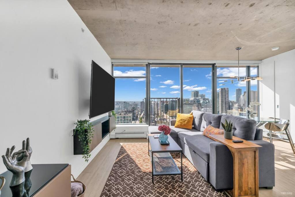 Skyview, 40Th Floor! 2Br Condo In Downtown Vancouver Dış mekan fotoğraf